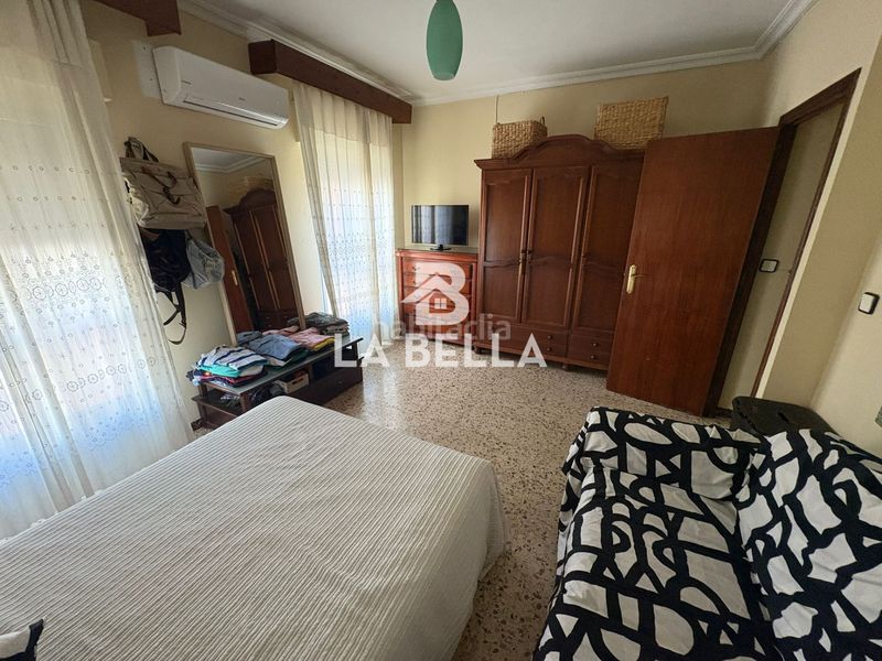 Foto 7286bf52-4749-40df-ab82-14d8af5a70a8. Casa adossada a Bellavista Sevilla