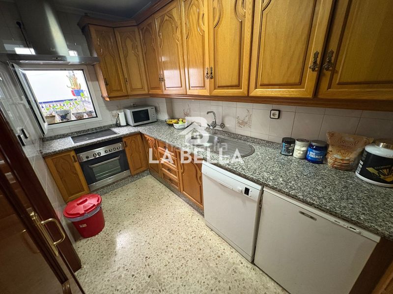Foto fc5474ad-5a30-4c4e-85ff-f3a1baa7d461. Casa adossada a Bellavista Sevilla