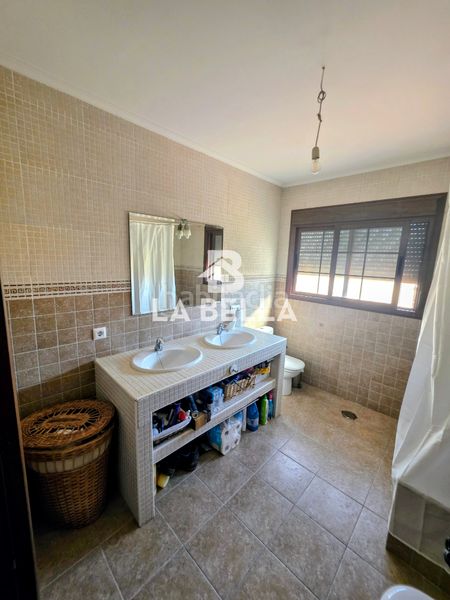 Foto 0e6ce693-0a1d-42b7-baf6-3055635b5403. Xalet a Coria del Río