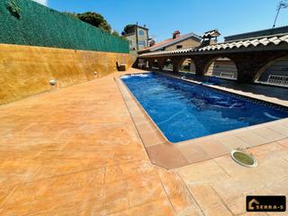 Xalet  Calle louis pasteur (mas mora). Espectacular chalet en mas mora dos viviendas en una, con piscin
