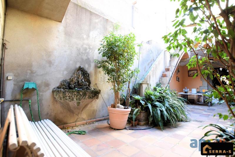 Foto bd83087a-9602-4cdd-b96f-e43cf427f5e8. Casa adosada casa en el centro histórico en Centre Mataró