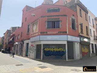 Edifici a Malgrat de Mar. Oportunidad! 5 locales  viviendas en malgrat de mar!