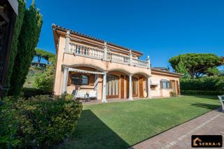 Xalet  Carrer de la fornaca. Chalet exclusivo con vistas al mar y todo el lujo que mereces