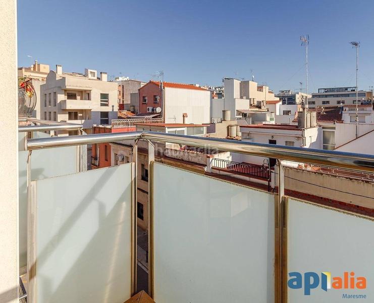 Foto e0c17d6e-3ebf-43da-a8d1-40cd5dd302d7. Àtic amb calefacció aparcament a Centre Mataró