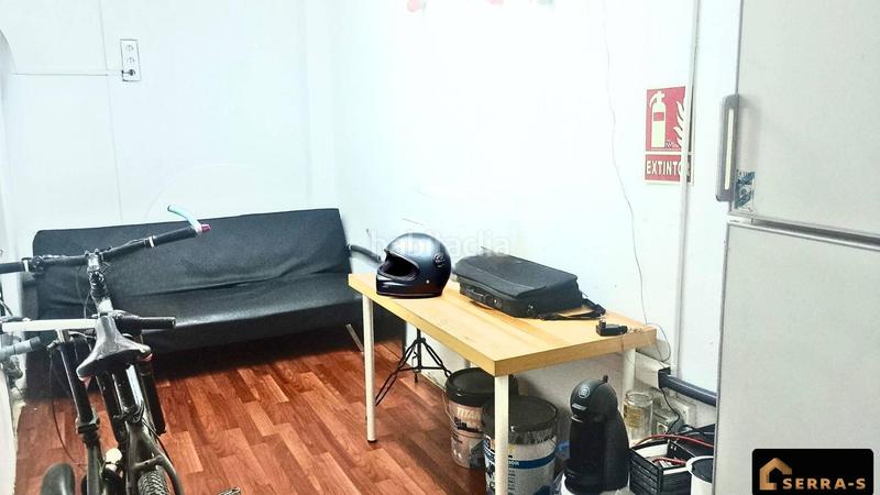 Foto 4d25773d-ac01-430c-baeb-0bacf2872e4d. Alquiler local comercial en avenida hispanitat 23 se traspasa precioso estudio en pleno centro! en Pineda de Mar