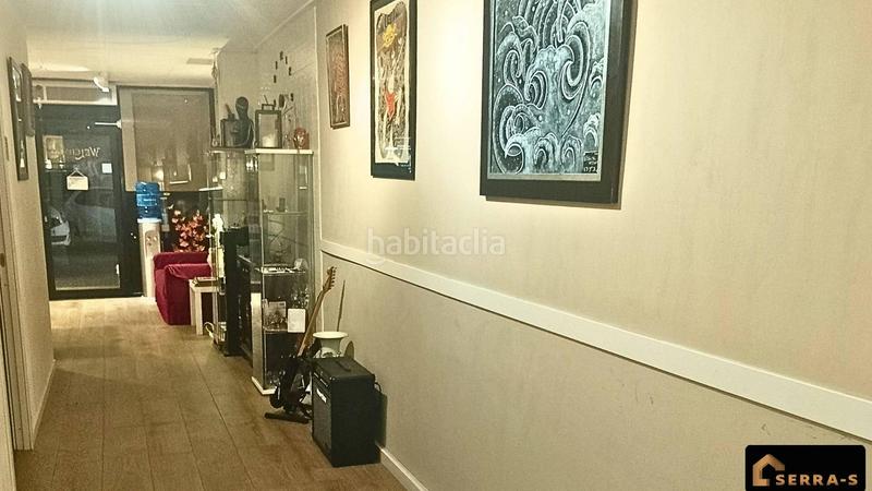 Foto 8616c3fd-9c8c-46bd-8c3e-f10038027f5f. Alquiler local comercial en avenida hispanitat 23 se traspasa precioso estudio en pleno centro! en Pineda de Mar