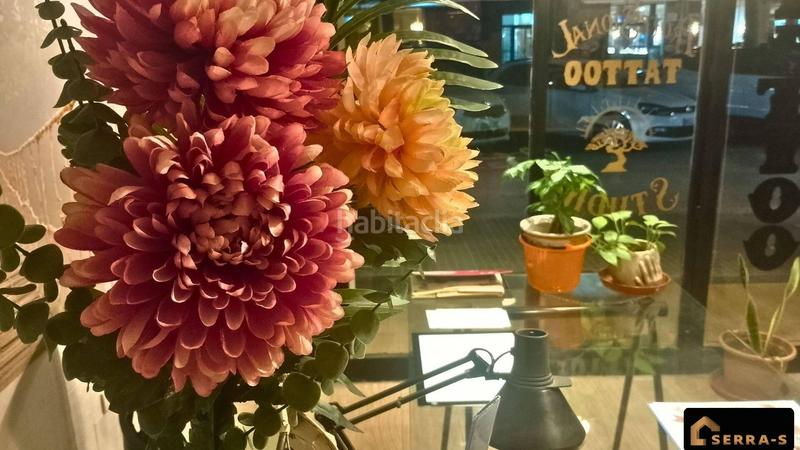 Foto 94bc59ee-9ce4-431f-a0d1-887eabdd72de. Alquiler local comercial en avenida hispanitat 23 se traspasa precioso estudio en pleno centro! en Pineda de Mar