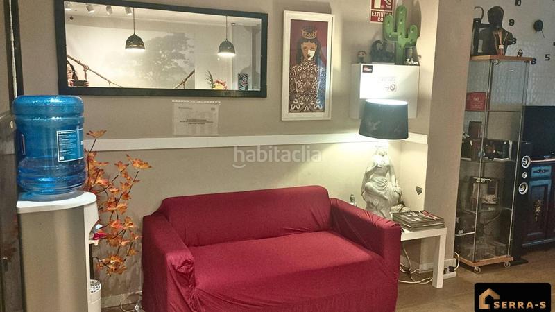 Foto ccd35f4e-cf3b-4191-ba7c-7196adb383b1. Alquiler local comercial en avenida hispanitat 23 se traspasa precioso estudio en pleno centro! en Pineda de Mar