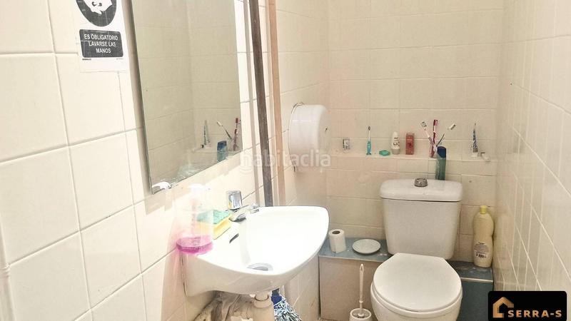 Foto f07b56d8-247f-4fe7-aa63-362ea4d05250. Alquiler local comercial en avenida hispanitat 23 se traspasa precioso estudio en pleno centro! en Pineda de Mar