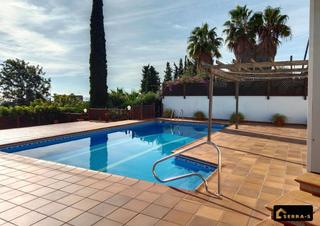 Chalet à Santa Susanna. Encantadora casa con vistas al mar en santa susanna!