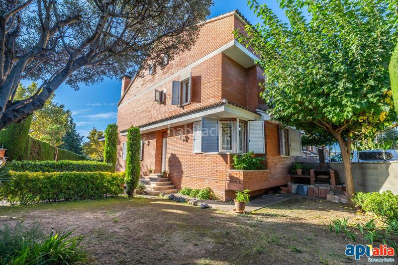 Foto 8b1772dd-4c77-4ea0-88aa-e621a42f6515. Casa adossada amb calefacció aparcament a Califòrnia-Santa Madrona Masnou (El)