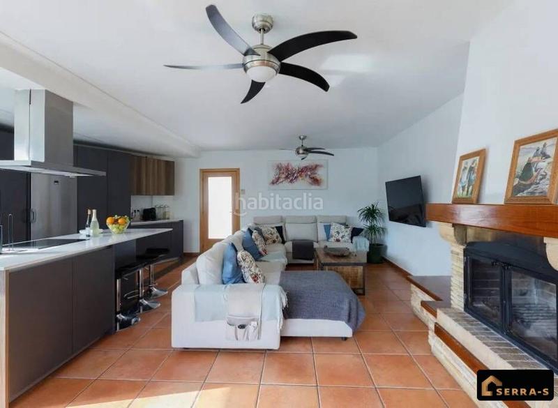 Foto 0cee4ce3-ca5e-4ff2-8e0c-d32a956e25b7. Casa amb calefacció aparcament piscina a Tordera Tordera