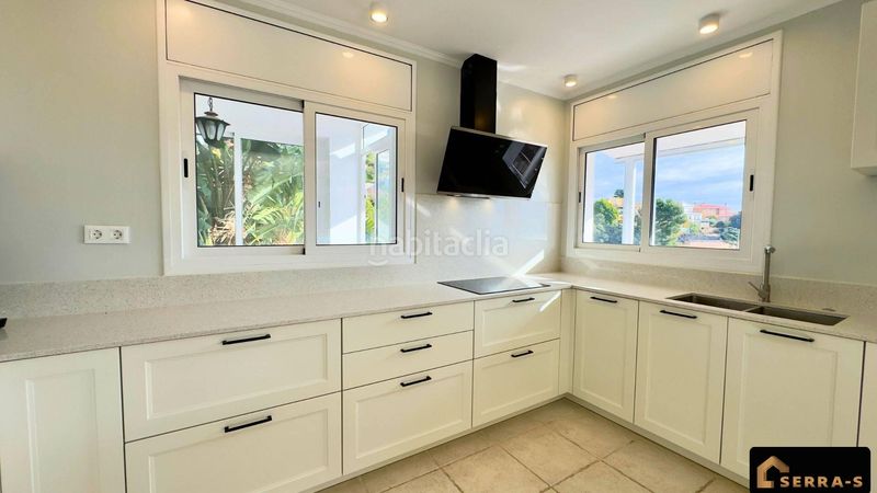 Foto 6ae1e023-5fbd-4d64-8782-41b8b6902353. Casa amb piscina a Santa Susanna