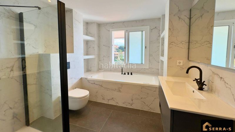 Foto 704ec56b-8d4e-4418-8dc5-c988d4f1aa20. Casa amb piscina a Santa Susanna