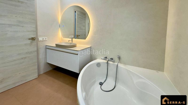 Foto ca9d56df-2e61-44c8-afab-2a073d2a48b3. Casa amb piscina a Santa Susanna