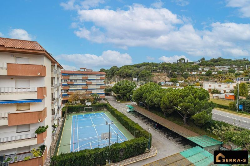 Foto 3d0409d9-f882-4334-bd60-4339b2d35dd3. Apartament amb piscina a Urbanitzacions Arenys de Mar