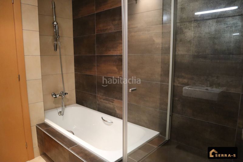 Foto fb7e8896-f714-4bb6-bb96-f0694151b7cc. Duplex with pool in Calella