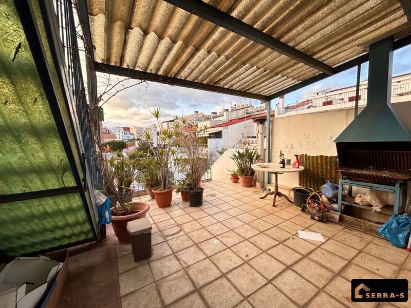 Foto 6b5615c5-50ad-4a8a-b34b-a473e30d428d. Haus mit parking in Centre Mataró