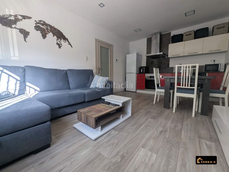 Foto 277c152c-1c3f-4a83-bca4-d855c17dbd67. Pis a Centre Vidreres