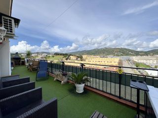 Penthouse in Poblenou. Sobre ático con gran terraza en pineda de mar