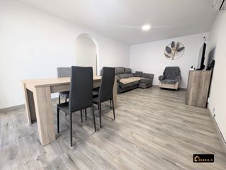 Appartement à La plantera. Luminoso piso reformado a estrenar en blanes con terraza, patio
