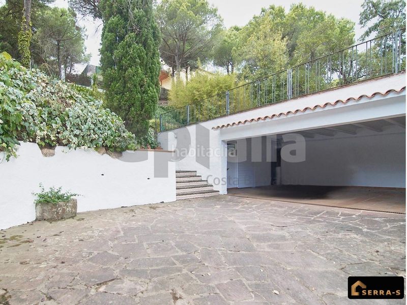 Foto 6dd9554e-7a7e-4dc9-aaf6-0c23a4721673. Casa amb aparcament a Lloret Verd - Els Pinars Lloret de Mar