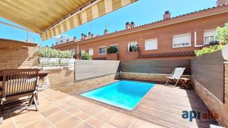 Casa adossada  Pasaje clavell, del. Descubre esta espectacular casa adosada en vilassar de mar!