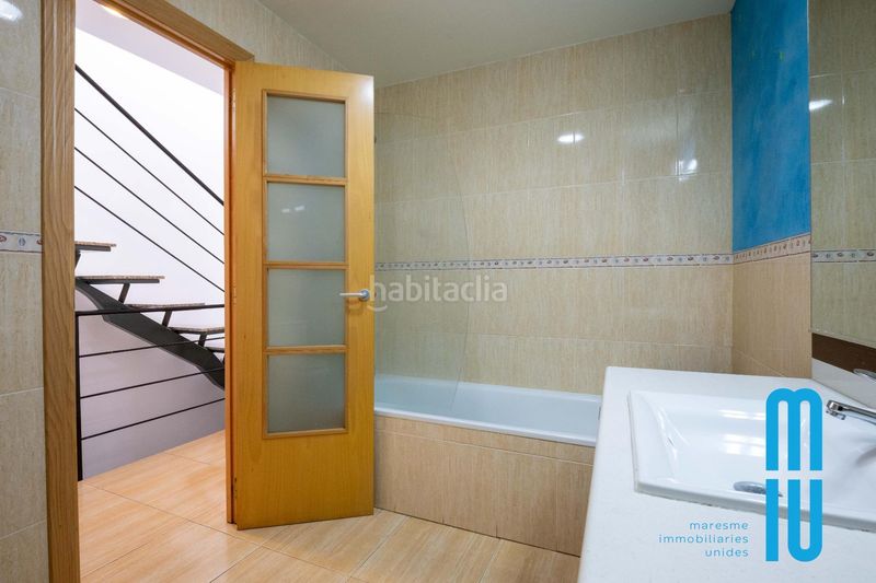 Foto 903adedb-32af-4f84-b73e-5d06b8914b25. Casa amb calefacció a Casagemes Badalona