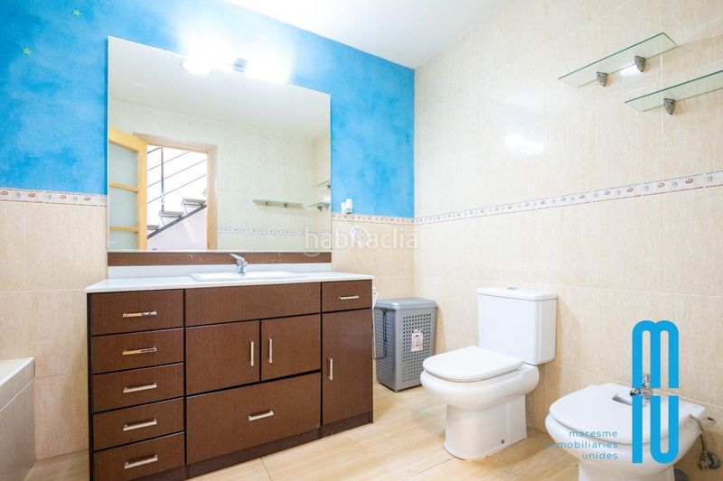 Foto dfae4e89-3e5d-45a7-b999-1461a3d07f41. Casa amb calefacció a Casagemes Badalona