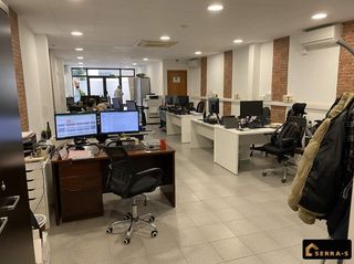 Lloguer Local Comercial  Calle barcelona. Local en alquiler en el centro de calella  138 m2, ideal para of