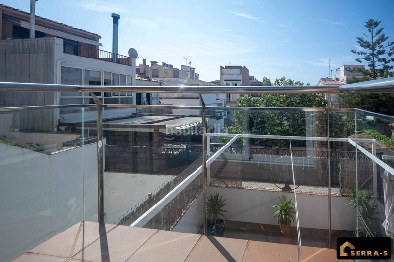 Foto 3af626d9-8d8b-4112-93f2-c7730a215fa0. Piso  de 3 habitaciones, 2 balcones y una excelente ubicación en el centro ! en Calella