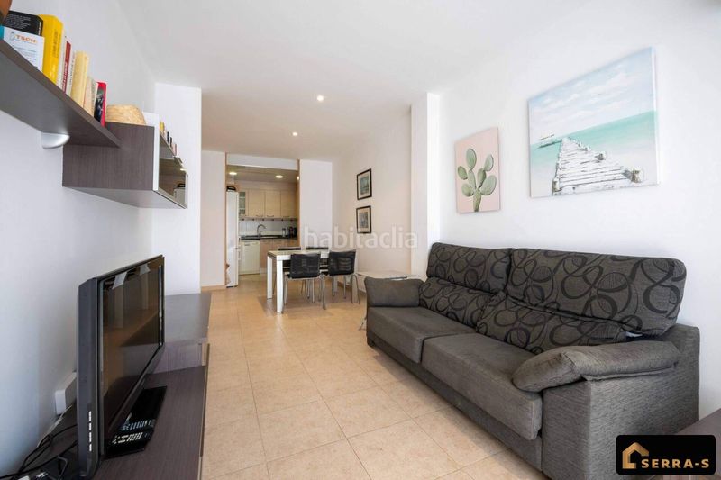 Foto 6af6ac3a-67bb-4ea1-b2f6-99ca384d3903. Piso  de 3 habitaciones, 2 balcones y una excelente ubicación en el centro ! en Calella