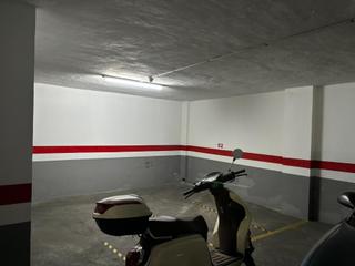 Parking voiture à Barrio de Patraix. Se vende plaza de garaje en calle enguera