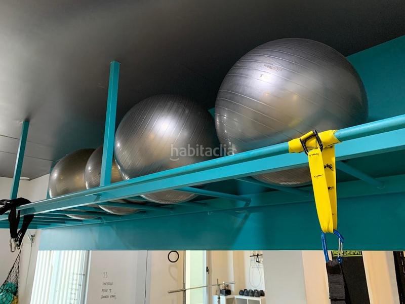 Foto c4b5e39c-94ff-45d6-bf18-c0071a65b735. Location local commercial dans Parc Central Torrent