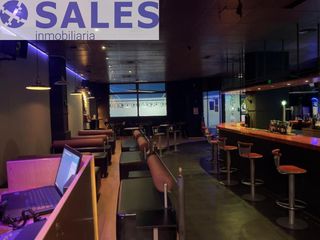 Local Comercial a Barrio de Patraix. Se vende pub en patraix con licencia vigente y completamente equ