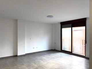 Miete Etagenwohnung in Plaza Xúquer. Amplio piso en paiporta con terraza y balcón