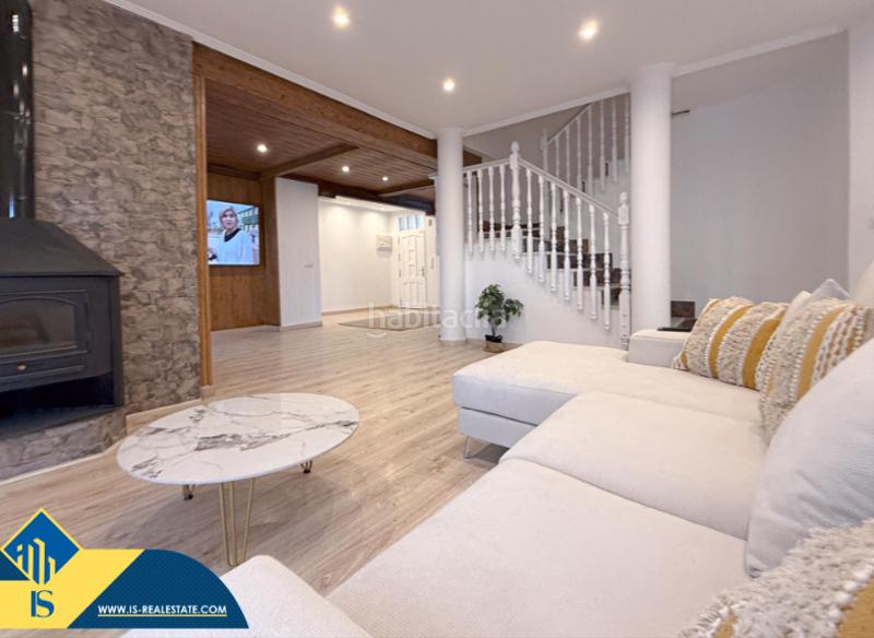 Foto 02855ea9-6b9a-4c46-86f1-26fd980668e0. Chalet avec parking piscine dans Desamparados - Hurchillo - Torremendo Orihuela