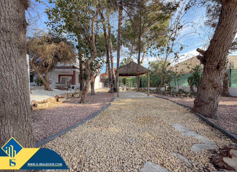 Foto 3e434339-7141-440d-985f-750816d6daa9. Chalet avec parking piscine dans Desamparados - Hurchillo - Torremendo Orihuela