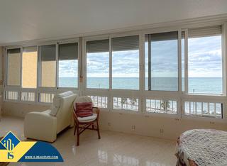 Etagenwohnung in Zona Playa del Cura. Apartamento con piscina compartida, en la provincia de alicante,