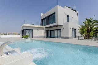 Chalet in Campoamor. Casas con piscina privada en construcción en orihuela costa, pro