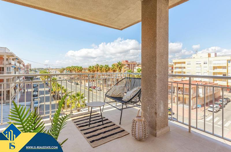 Foto 493ab413-f37f-46a6-aae4-b5b03fcd050f. Flat in Playa de los Náufragos Torrevieja