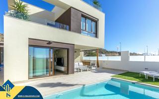 Chalet en Rojales. Casas con piscina privada en construcción en rojales, ciudad que