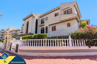 Apartament a Aguas Nuevas. Apartamento con piscina compartida en la provincia de alicante,