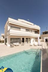 Xalet a Campoamor. Casas con piscina privada en construcción en orihuela costa, pro