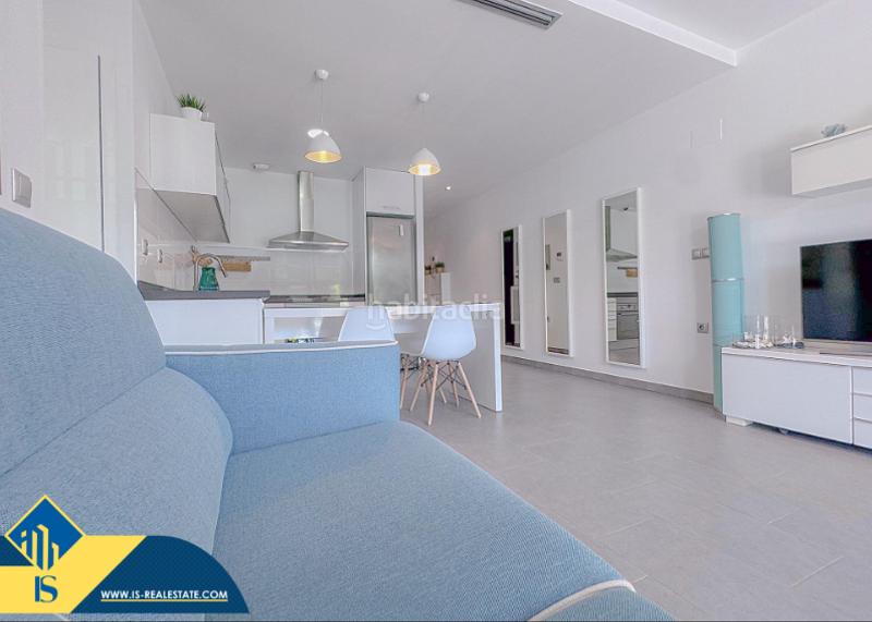 Foto 1df7453f-07df-489b-8028-676f7c321110. Casa bungalow con piscina compartida , provincia de alicante. 2 habitaciones | 79 m² | 150 metros al mar. en Torrevieja