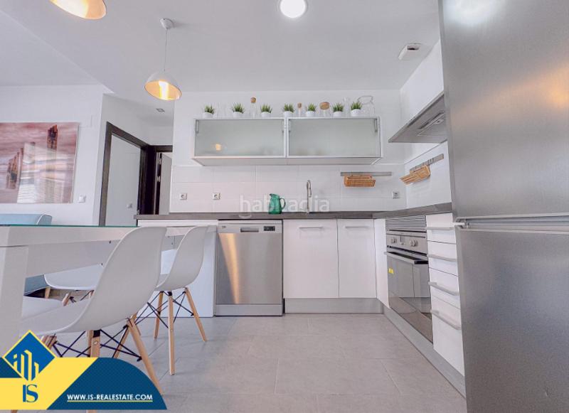 Foto 4190c329-cfca-4f0d-a1d1-dd5354860f7a. Casa bungalow con piscina compartida , provincia de alicante. 2 habitaciones | 79 m² | 150 metros al mar. en Torrevieja