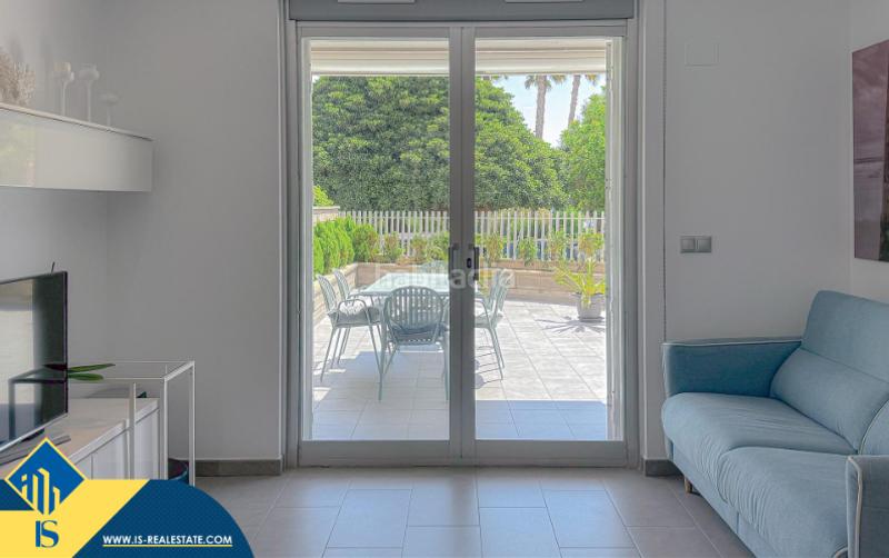 Foto ab17d746-5048-4ebe-a032-163e3adb825f. Casa bungalow con piscina compartida , provincia de alicante. 2 habitaciones | 79 m² | 150 metros al mar. en Torrevieja