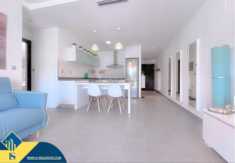 Foto f38a0642-ac79-47a4-9b9a-9bcb3055491e. Casa bungalow con piscina compartida , provincia de alicante. 2 habitaciones | 79 m² | 150 metros al mar. en Torrevieja