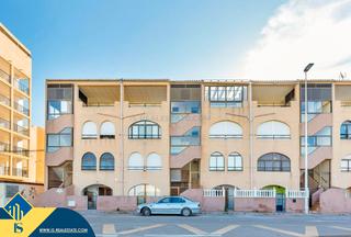 Apartament a Gaspar Perelló. Apartamento con terraza para reformar en la provincia de alicant