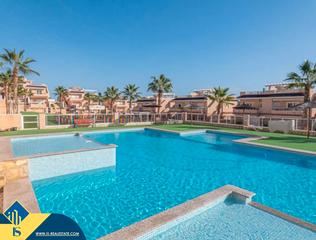 Casa a Los Balcones-Los Altos. Bungalow con piscina compartida en torrevieja, provincia de alic
